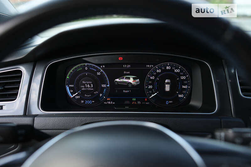 Хетчбек Volkswagen e-Golf 2019 в Житомирі