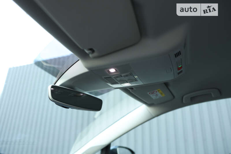 Хетчбек Volkswagen e-Golf 2019 в Житомирі