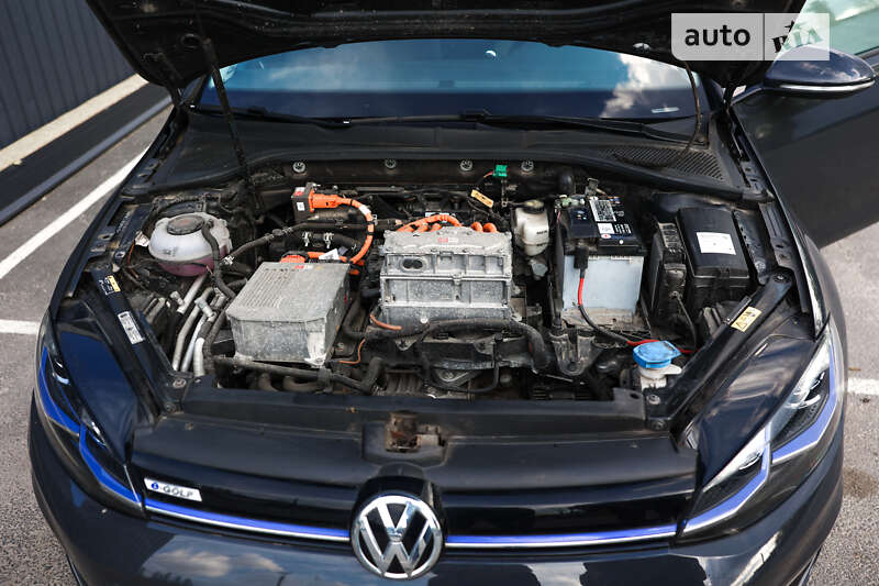 Хетчбек Volkswagen e-Golf 2019 в Житомирі