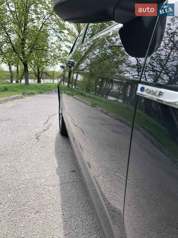 Хэтчбек Volkswagen e-Golf 2020 в Кременчуге