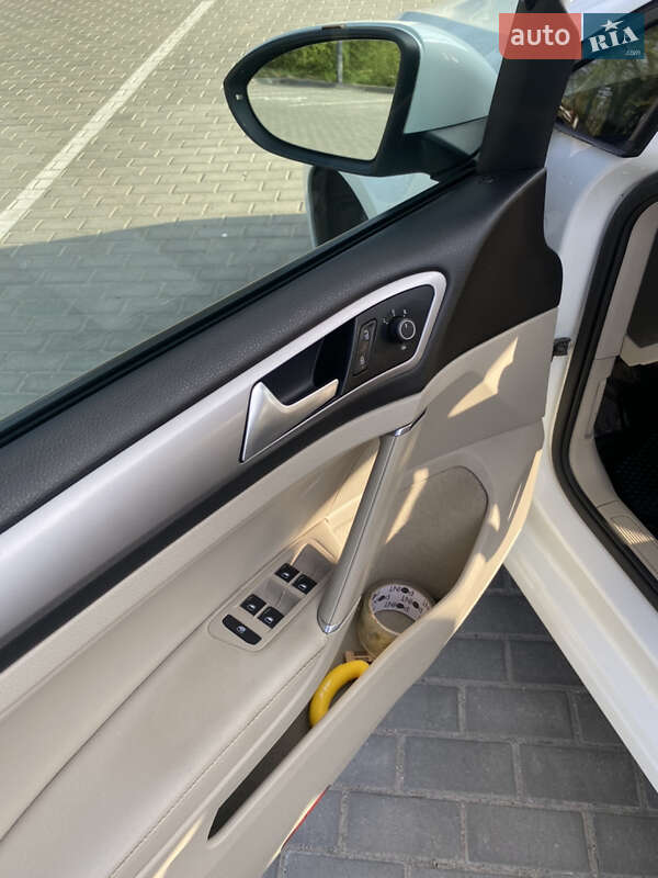 Хэтчбек Volkswagen e-Golf 2014 в Днепре