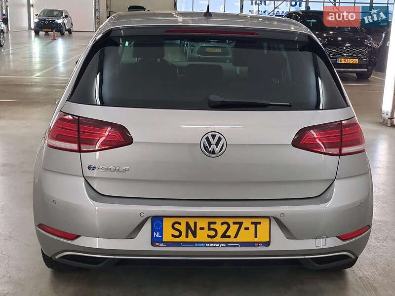 Хэтчбек Volkswagen e-Golf 2018 в Калуше
