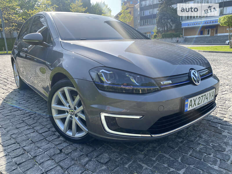 Хэтчбек Volkswagen e-Golf 2015 в Днепре