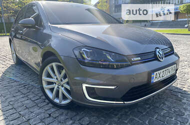 Хэтчбек Volkswagen e-Golf 2015 в Днепре