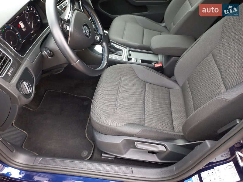 Хэтчбек Volkswagen e-Golf 2020 в Львове