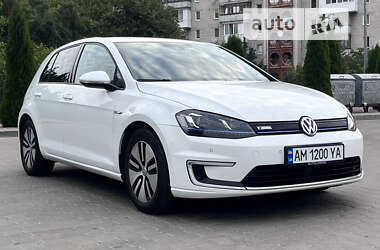 Хетчбек Volkswagen e-Golf 2015 в Житомирі