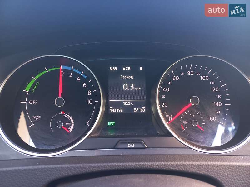 Хэтчбек Volkswagen e-Golf 2015 в Днепре