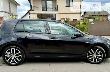Хэтчбек Volkswagen e-Golf 2019 в 