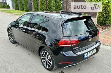 Хэтчбек Volkswagen e-Golf 2019 в 