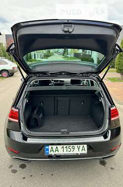 Хэтчбек Volkswagen e-Golf 2019 в 