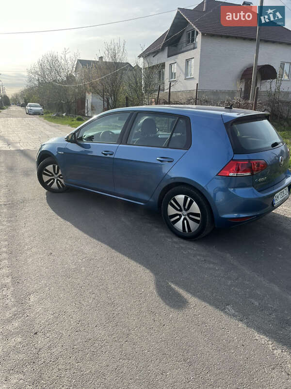 Хэтчбек Volkswagen e-Golf 2016 в Житомире
