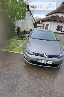 Хэтчбек Volkswagen e-Golf 2015 в Ватутино