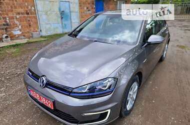 Хетчбек Volkswagen e-Golf 2014 в Чернівцях