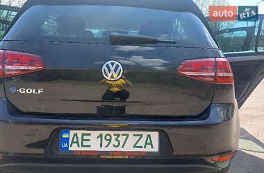 Хэтчбек Volkswagen e-Golf 2016 в 