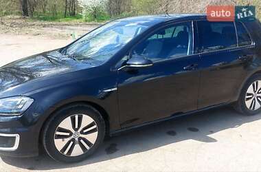 Хэтчбек Volkswagen e-Golf 2016 в 