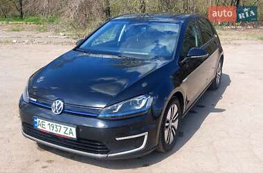 Хэтчбек Volkswagen e-Golf 2016 в 