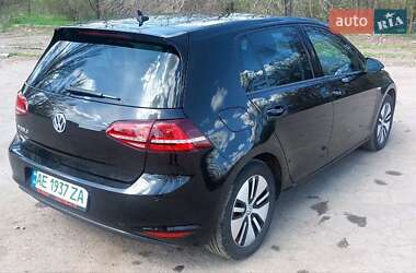 Хэтчбек Volkswagen e-Golf 2016 в 