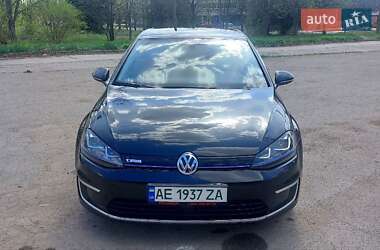 Хэтчбек Volkswagen e-Golf 2016 в 