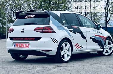 Хетчбек Volkswagen e-Golf 2015 в Нововолинську