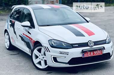 Хетчбек Volkswagen e-Golf 2015 в Нововолинську