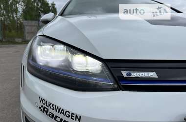 Хетчбек Volkswagen e-Golf 2015 в Нововолинську