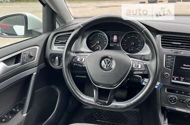 Хетчбек Volkswagen e-Golf 2015 в Нововолинську