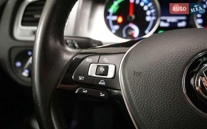 Хетчбек Volkswagen e-Golf 2016 в Тернополі