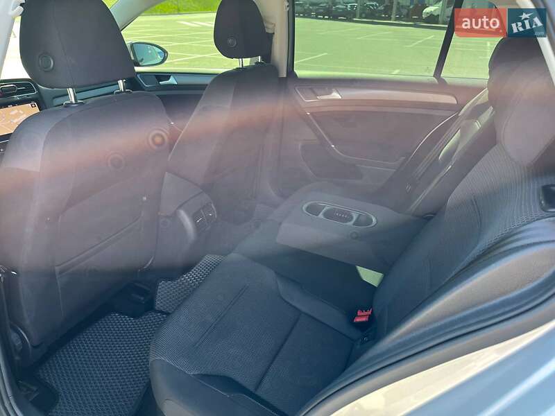 Хэтчбек Volkswagen e-Golf 2019 в Виннице