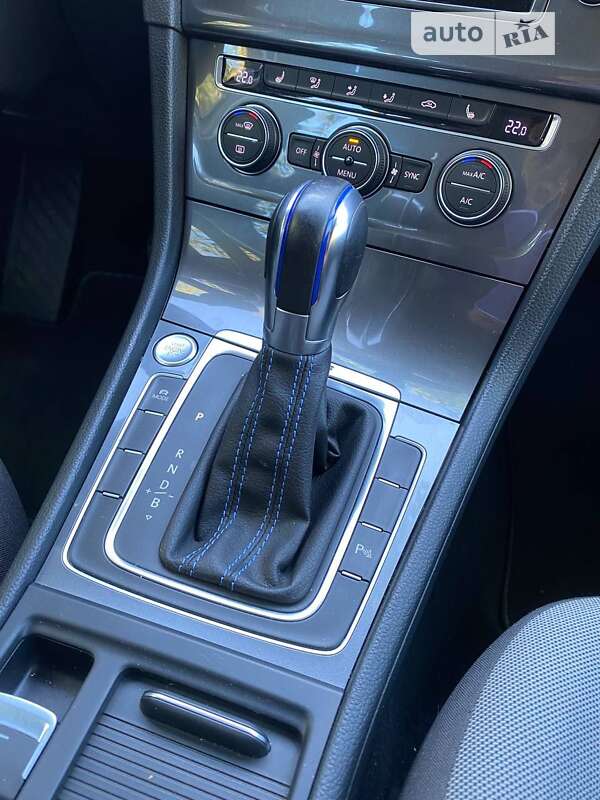 Хэтчбек Volkswagen e-Golf 2014 в Тернополе