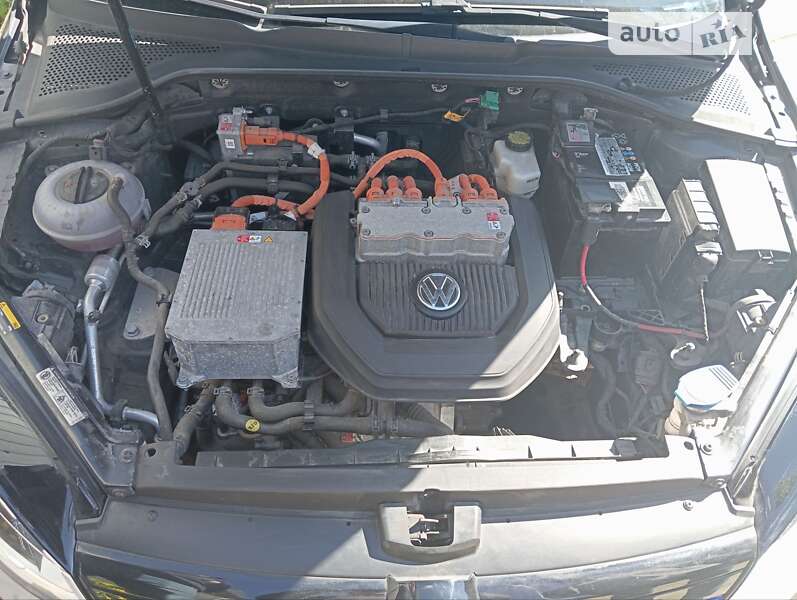 Хэтчбек Volkswagen e-Golf 2014 в Тернополе