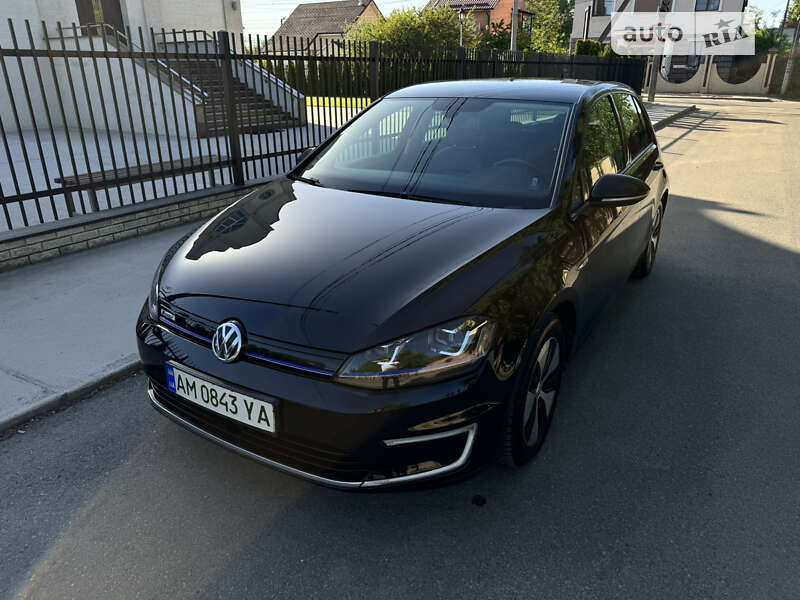 Хетчбек Volkswagen e-Golf 2014 в Києві