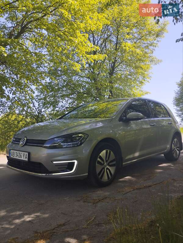 Хетчбек Volkswagen e-Golf 2019 в 
