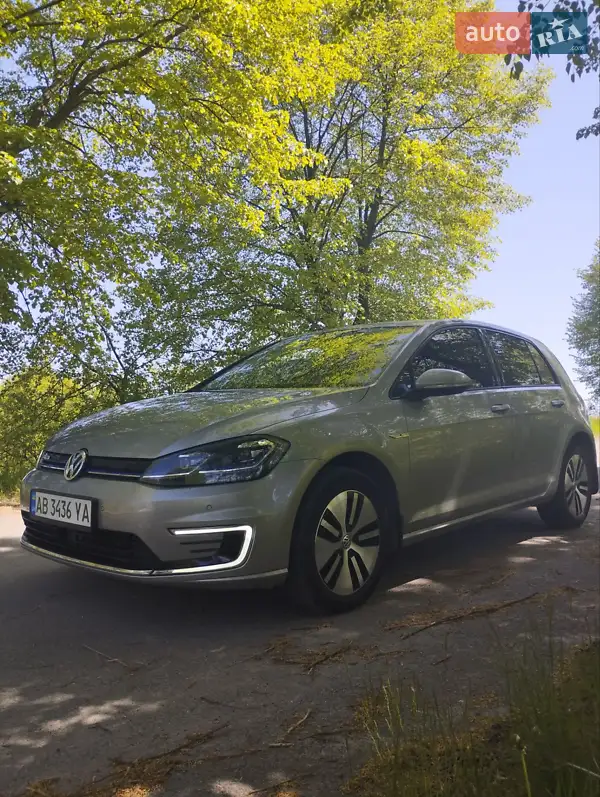 Хетчбек Volkswagen e-Golf 2019 в 