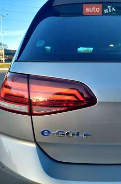 Хэтчбек Volkswagen e-Golf 2017 в 