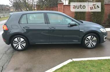 Хэтчбек Volkswagen e-Golf 2020 в Киеве