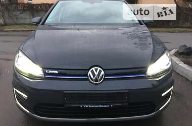 Хэтчбек Volkswagen e-Golf 2020 в Киеве