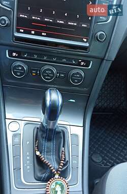 Хэтчбек Volkswagen e-Golf 2016 в Черновцах