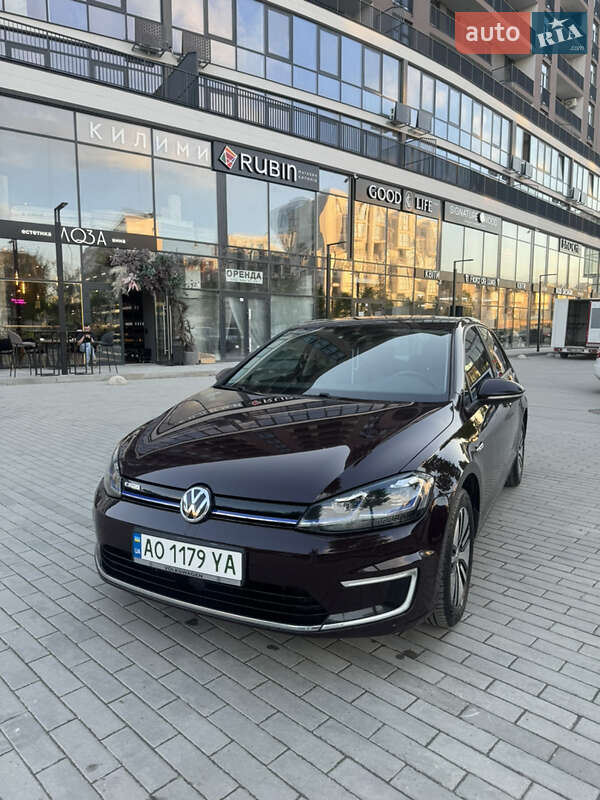 Хетчбек Volkswagen e-Golf 2017 в Ужгороді