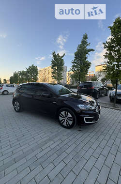 Хетчбек Volkswagen e-Golf 2017 в Ужгороді