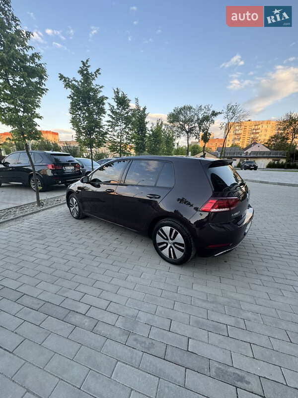 Хэтчбек Volkswagen e-Golf 2017 в Ужгороде
