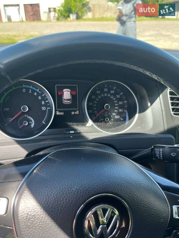 Хэтчбек Volkswagen e-Golf 2017 в Луцке