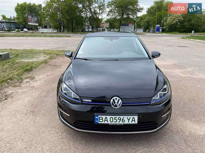 Хэтчбек Volkswagen e-Golf 2014 в Кропивницком