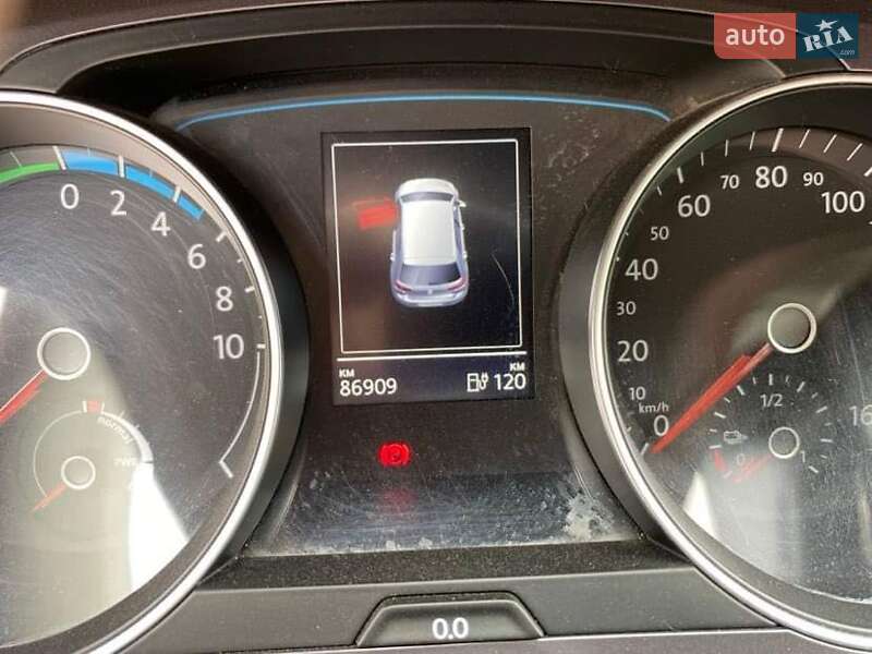 Хэтчбек Volkswagen e-Golf 2014 в Кропивницком