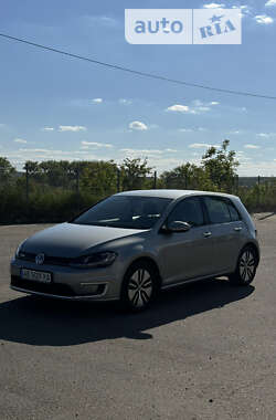 Хэтчбек Volkswagen e-Golf 2016 в Виннице