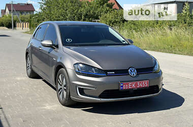 Хэтчбек Volkswagen e-Golf 2015 в Ужгороде