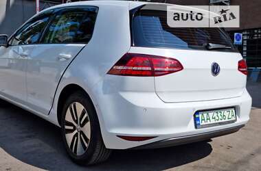 Хетчбек Volkswagen e-Golf 2016 в Києві