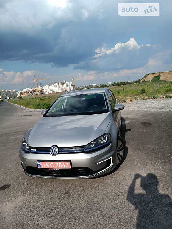 Хэтчбек Volkswagen e-Golf 2015 в Виннице