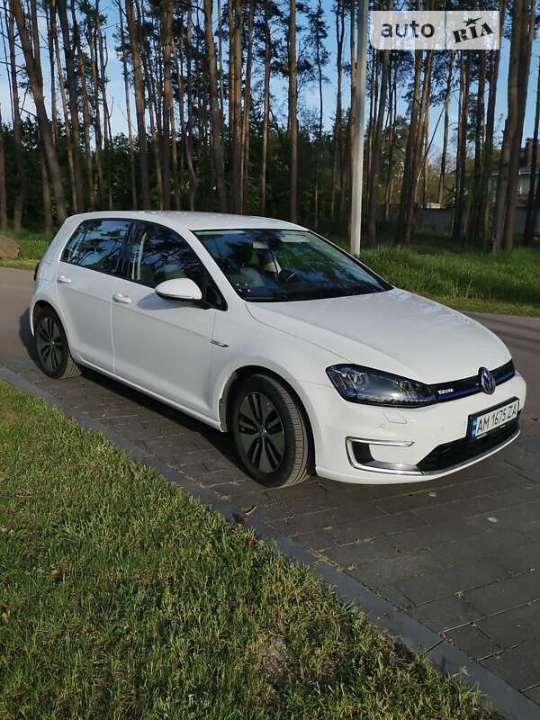 Хетчбек Volkswagen e-Golf 2016 в Житомирі