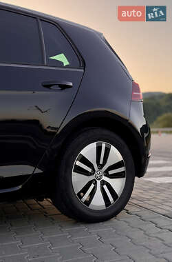 Хетчбек Volkswagen e-Golf 2020 в 
