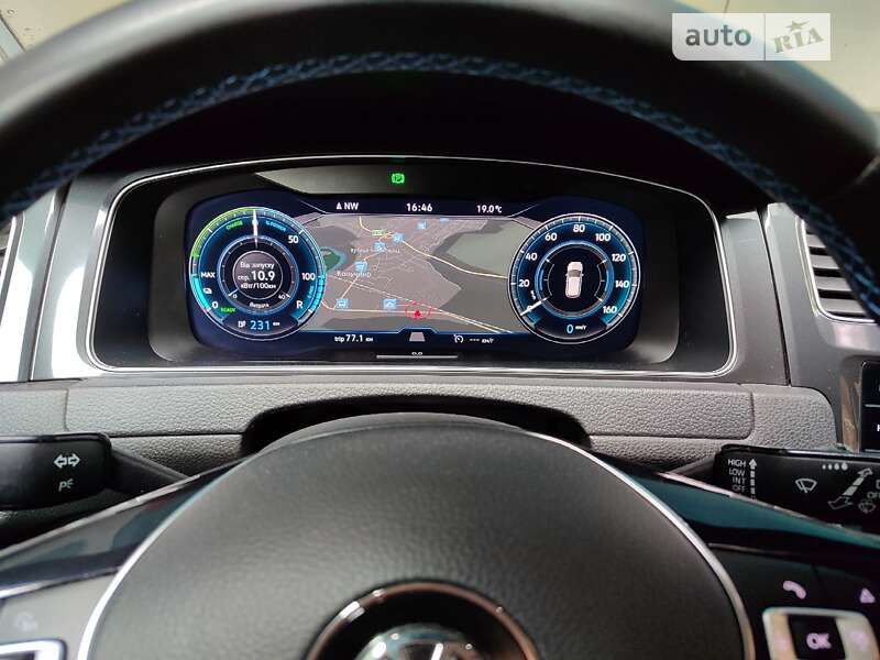 Хэтчбек Volkswagen e-Golf 2017 в Мукачево